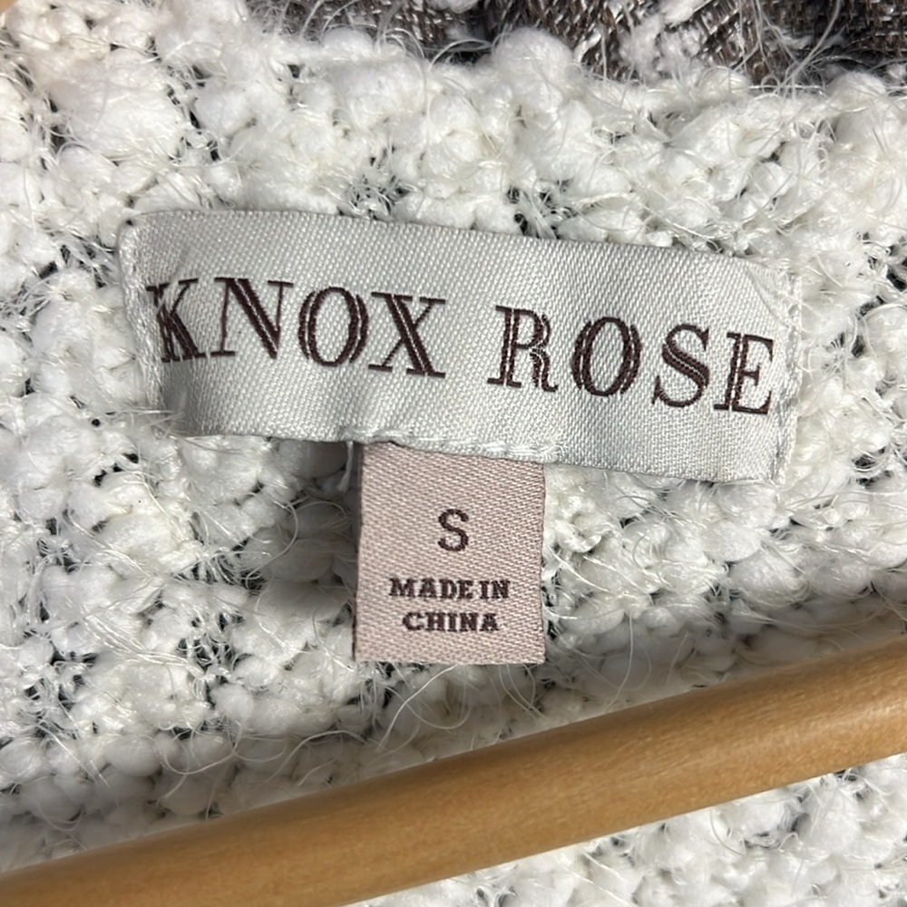 Knox Rose Sweaters V-Neck Eyelash Striped Sweater Blue and White Size Small - Picture 4 of 11